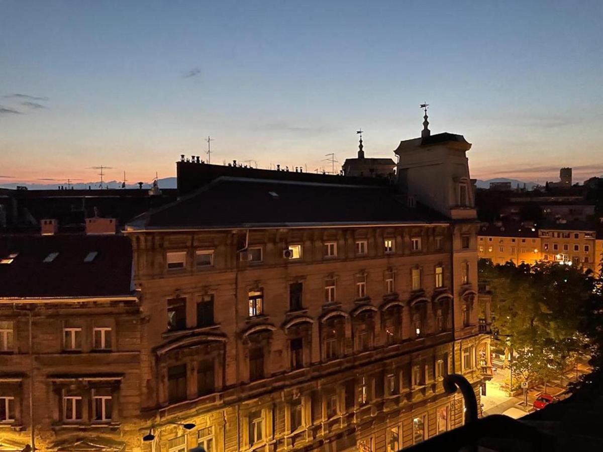 Condo In Town Centre Риека Экстерьер фото