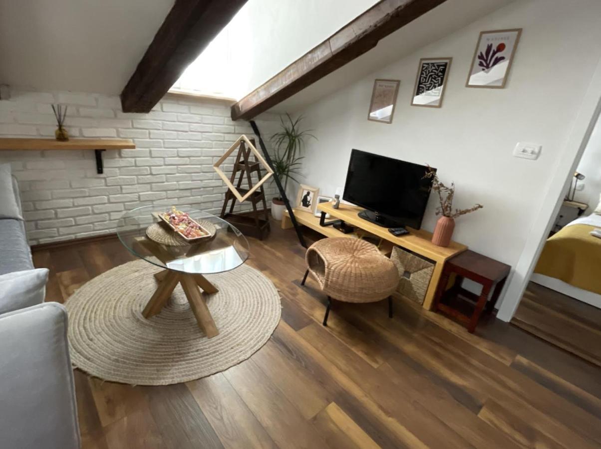 Condo In Town Centre Риека Экстерьер фото